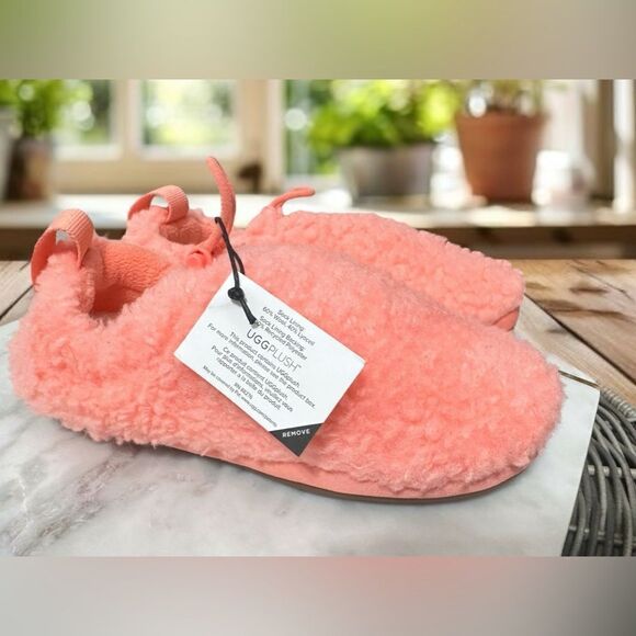 🔥 UGG Plushy Slippers Shearling Slip On Loafers Kids Size 2 EU 33.5 - Picture 7 of 12